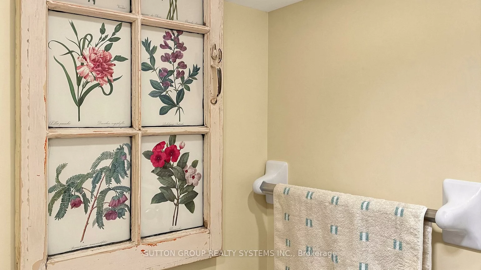 2138, Eglinton, Briar Hill-Belgravia, Toronto