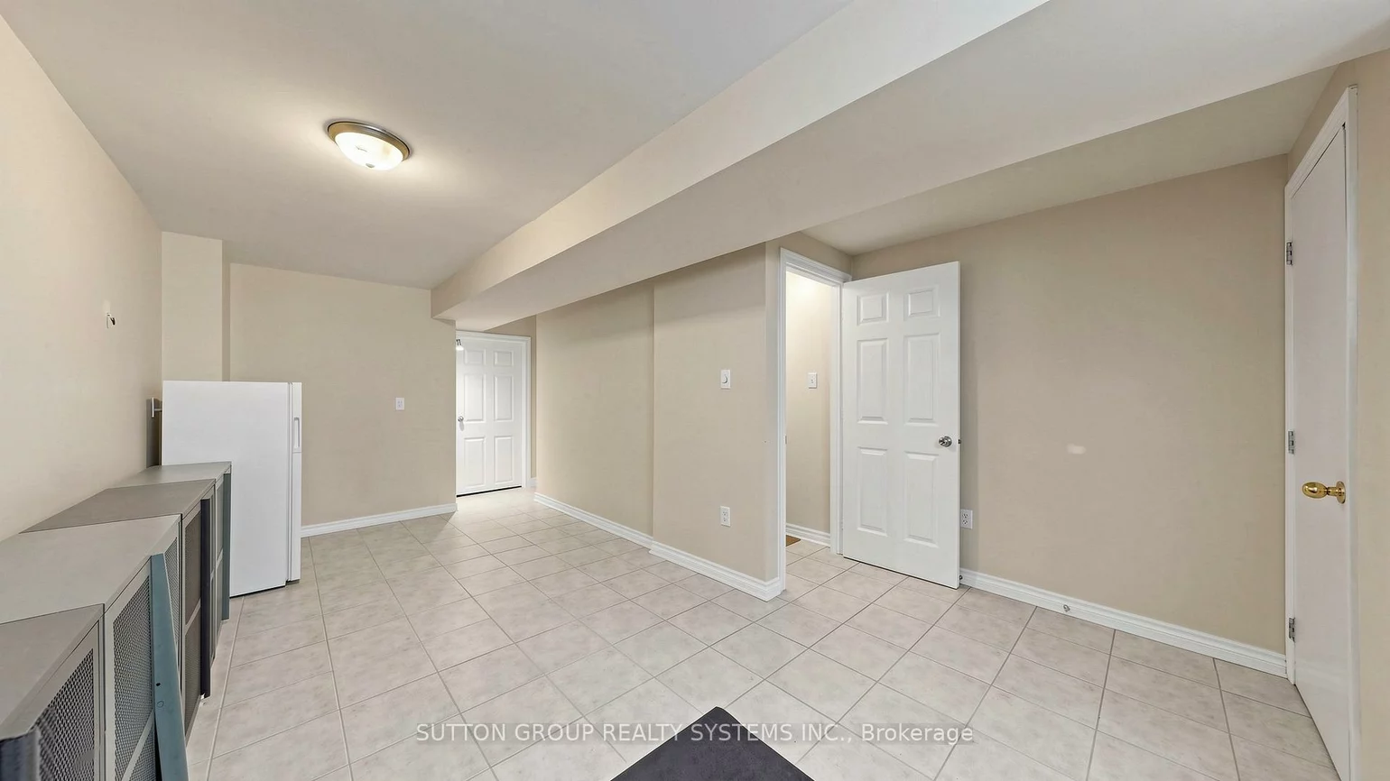 2138, Eglinton, Briar Hill-Belgravia, Toronto