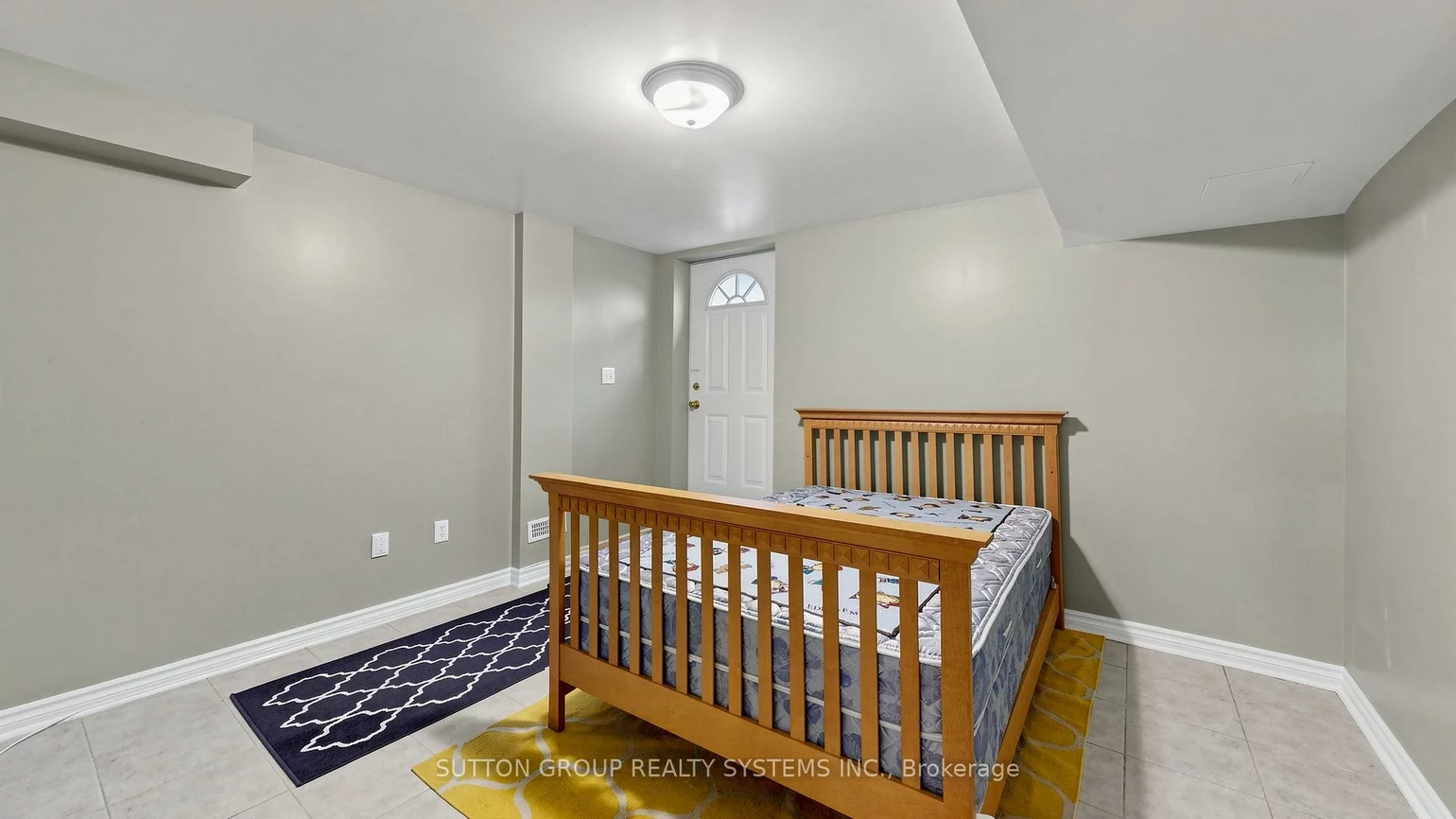 2138, Eglinton, Briar Hill-Belgravia, Toronto