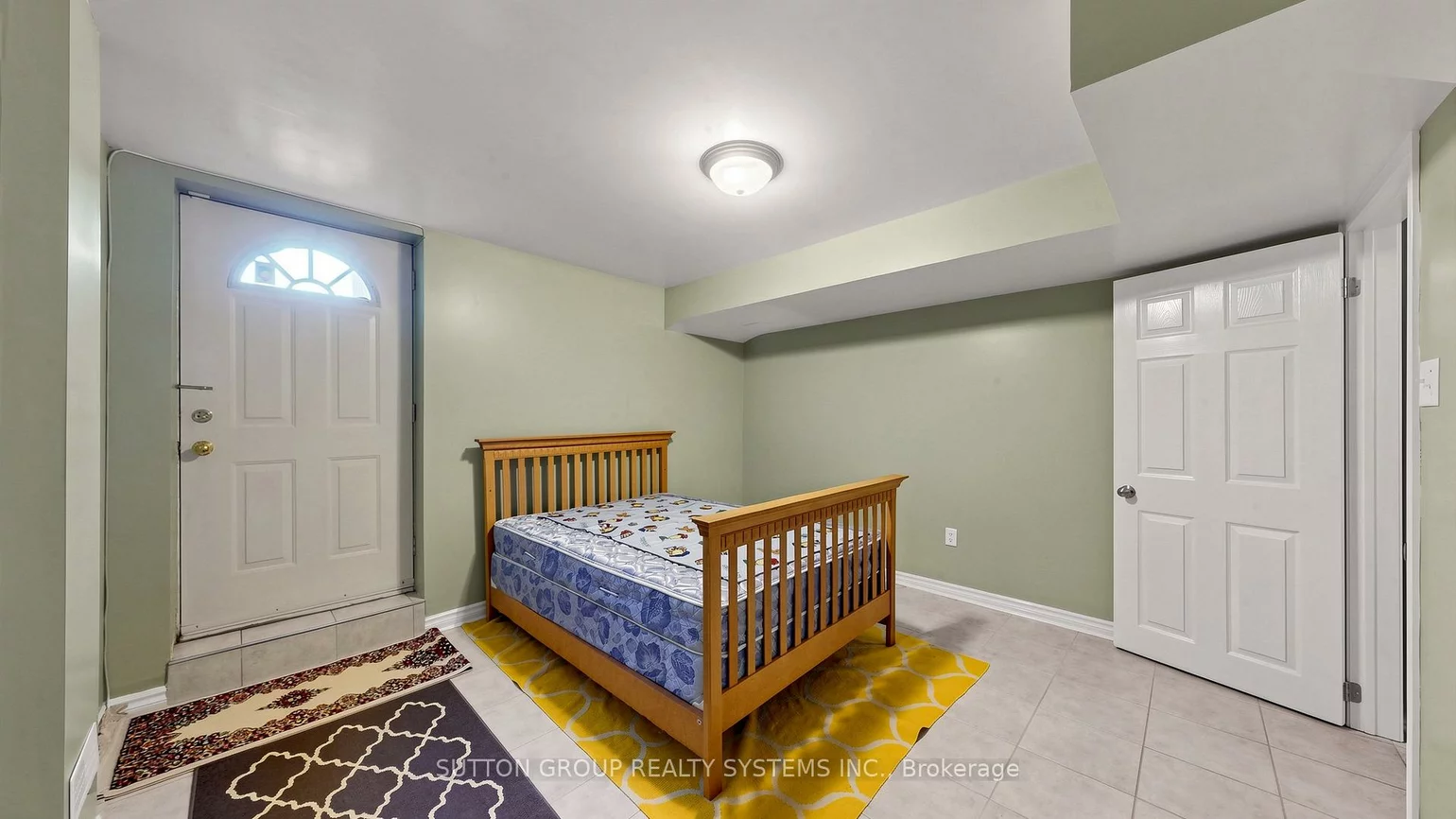 2138, Eglinton, Briar Hill-Belgravia, Toronto