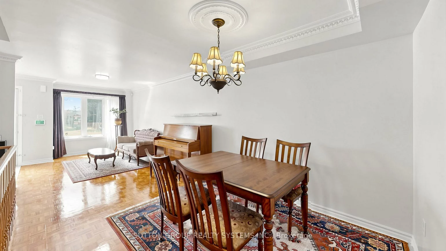 2138, Eglinton, Briar Hill-Belgravia, Toronto
