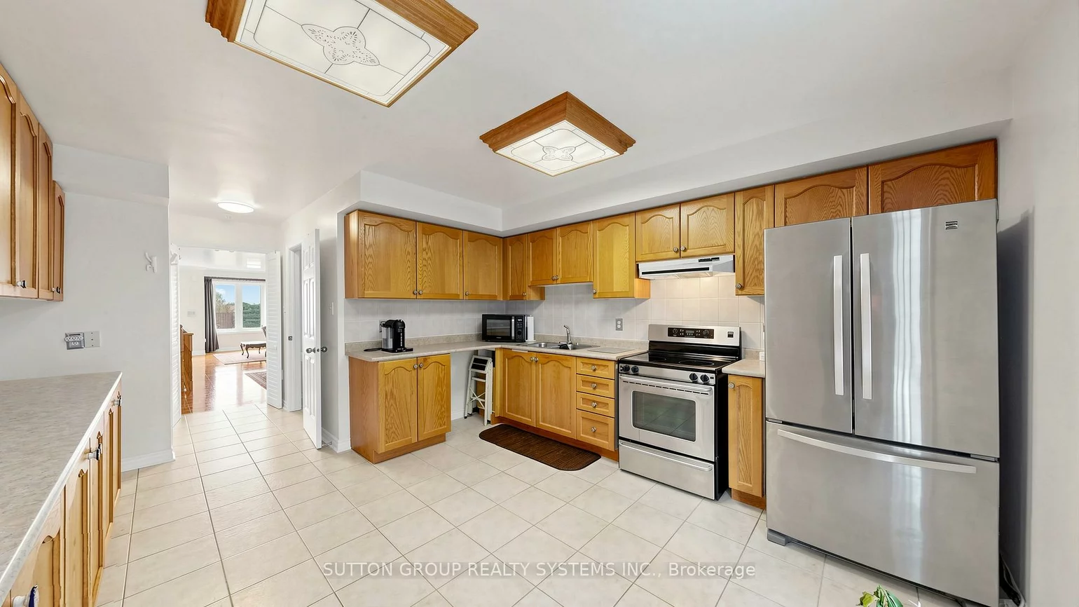 2138, Eglinton, Briar Hill-Belgravia, Toronto