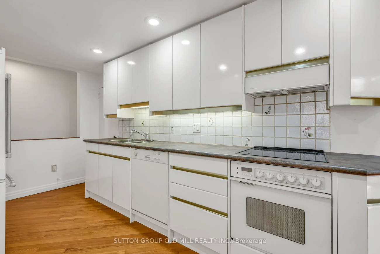29, Robin Hood, Edenbridge-Humber Valley, Toronto