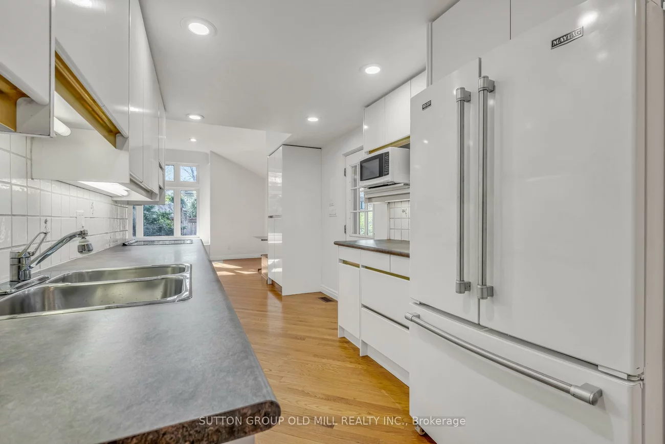 29, Robin Hood, Edenbridge-Humber Valley, Toronto