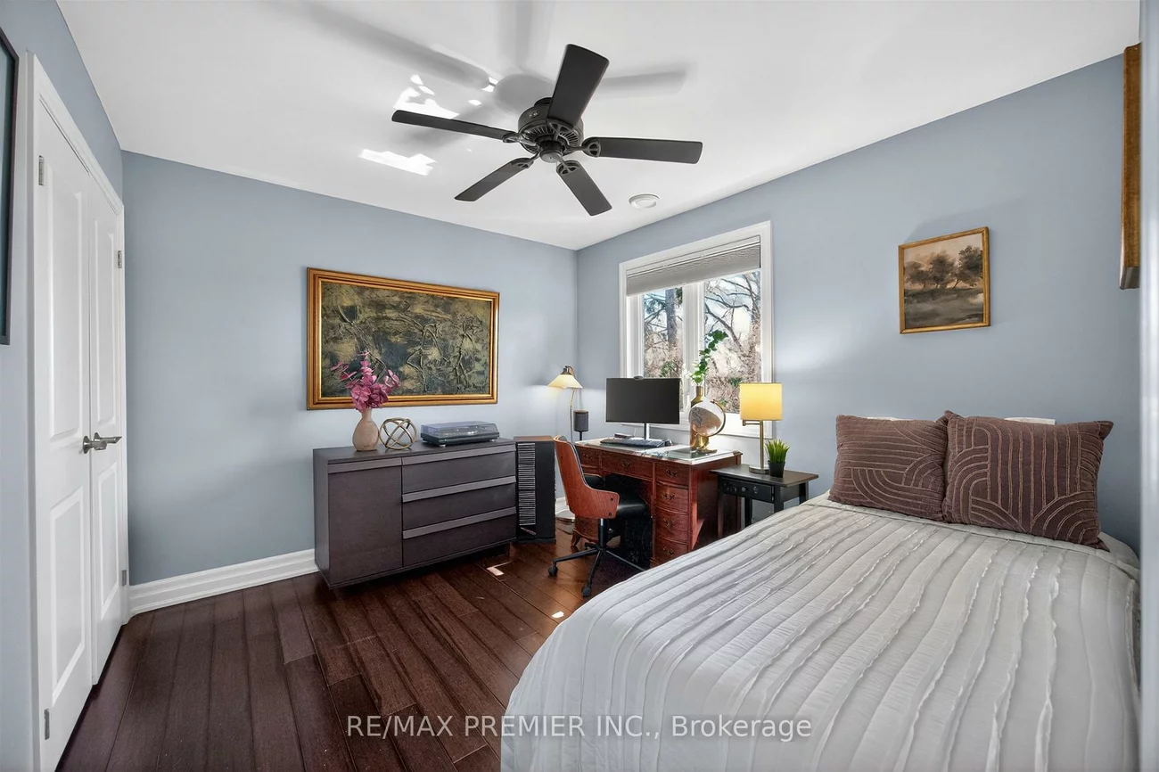 19, Park, Stonegate-Queensway, Toronto