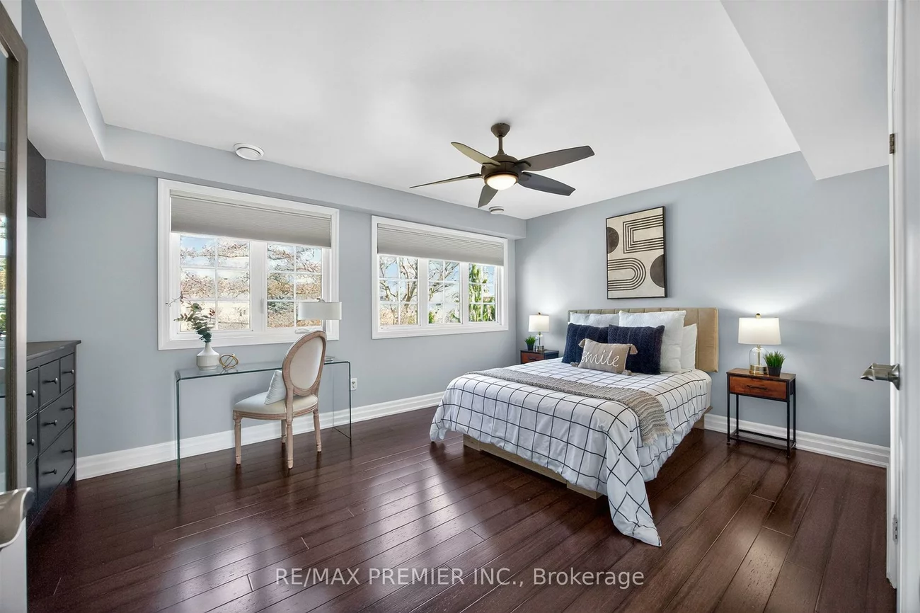 19, Park, Stonegate-Queensway, Toronto