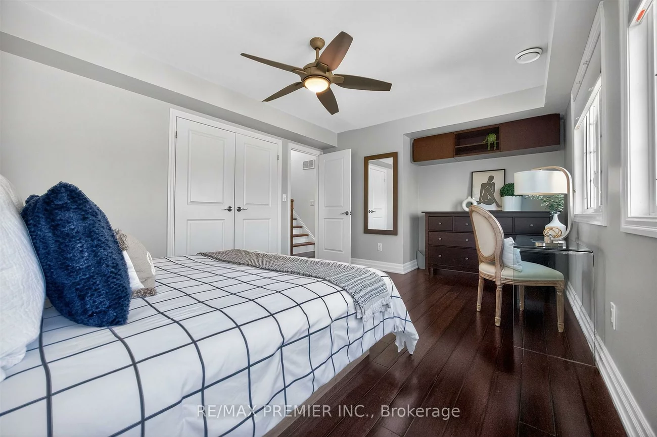 19, Park, Stonegate-Queensway, Toronto