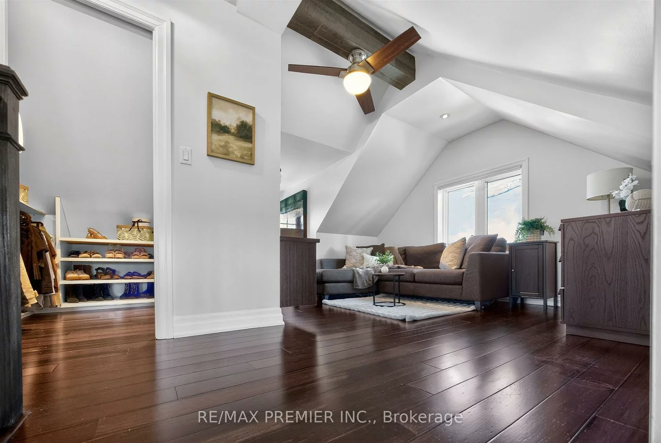 19, Park, Stonegate-Queensway, Toronto