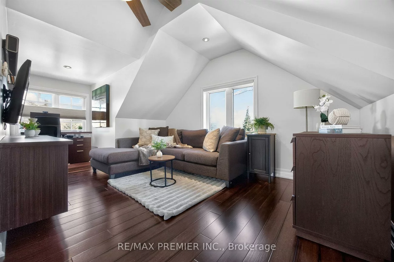 19, Park, Stonegate-Queensway, Toronto