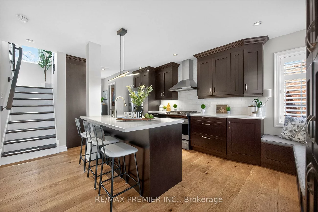 19, Park, Stonegate-Queensway, Toronto