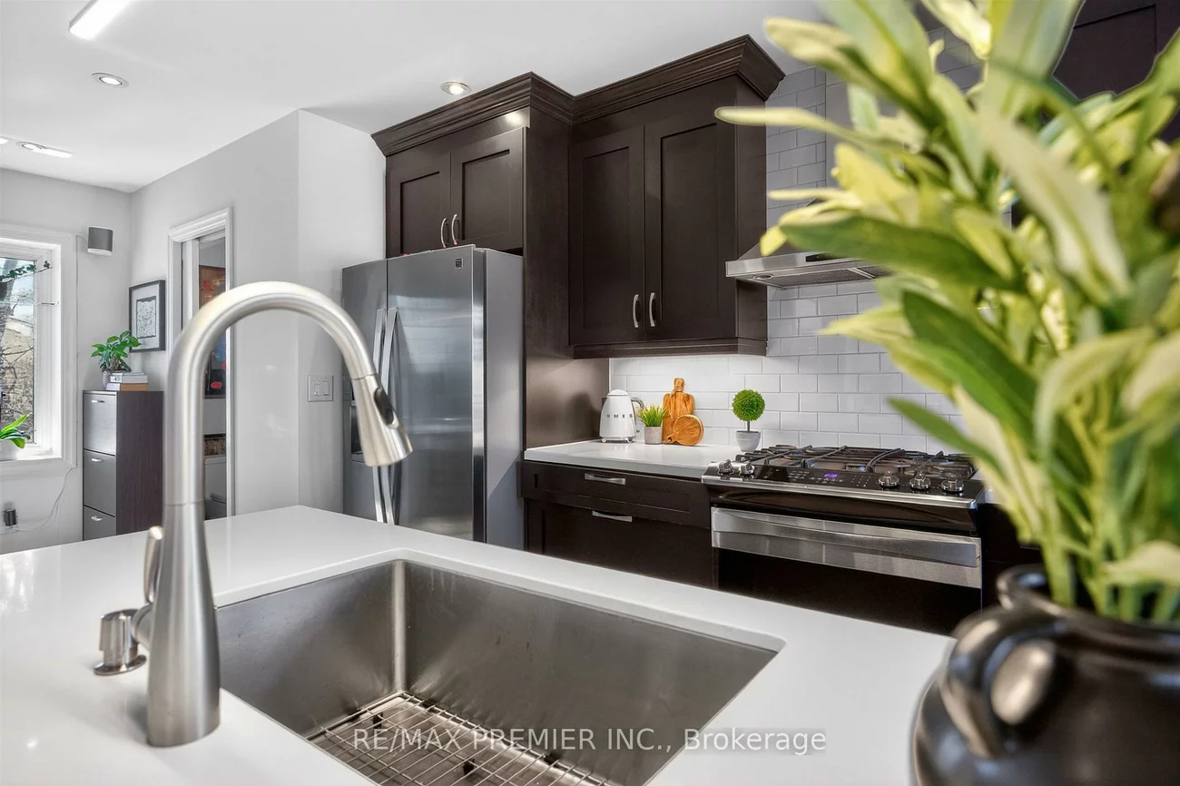 19, Park, Stonegate-Queensway, Toronto