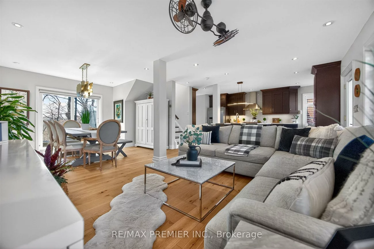 19, Park, Stonegate-Queensway, Toronto