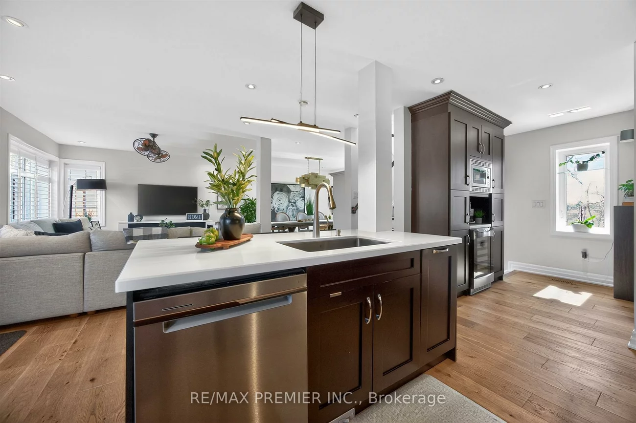 19, Park, Stonegate-Queensway, Toronto