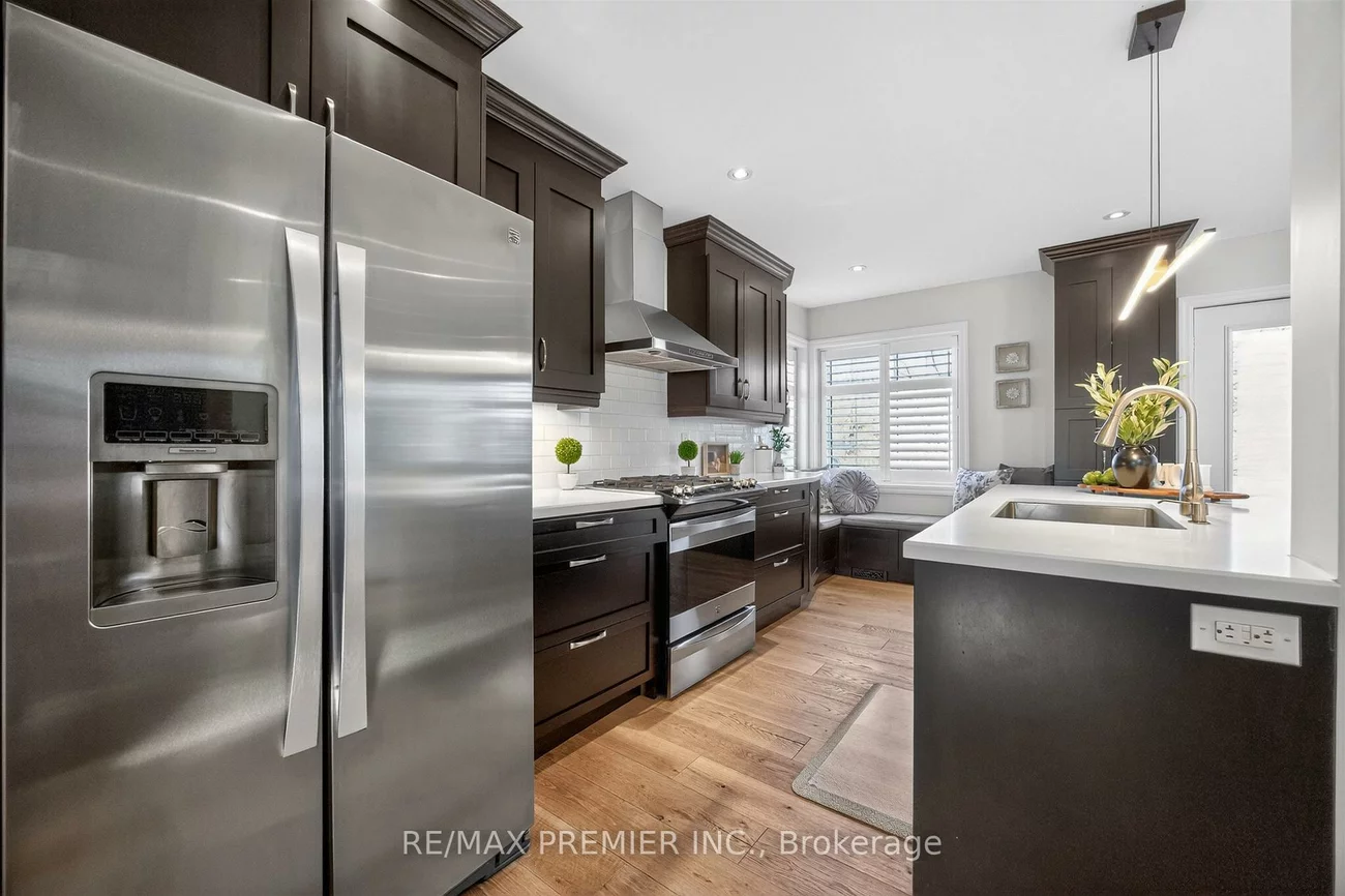 19, Park, Stonegate-Queensway, Toronto