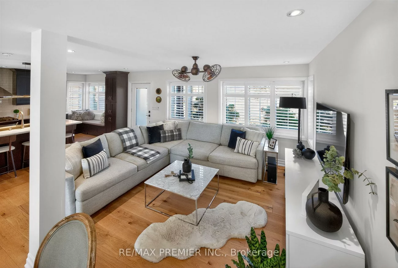19, Park, Stonegate-Queensway, Toronto