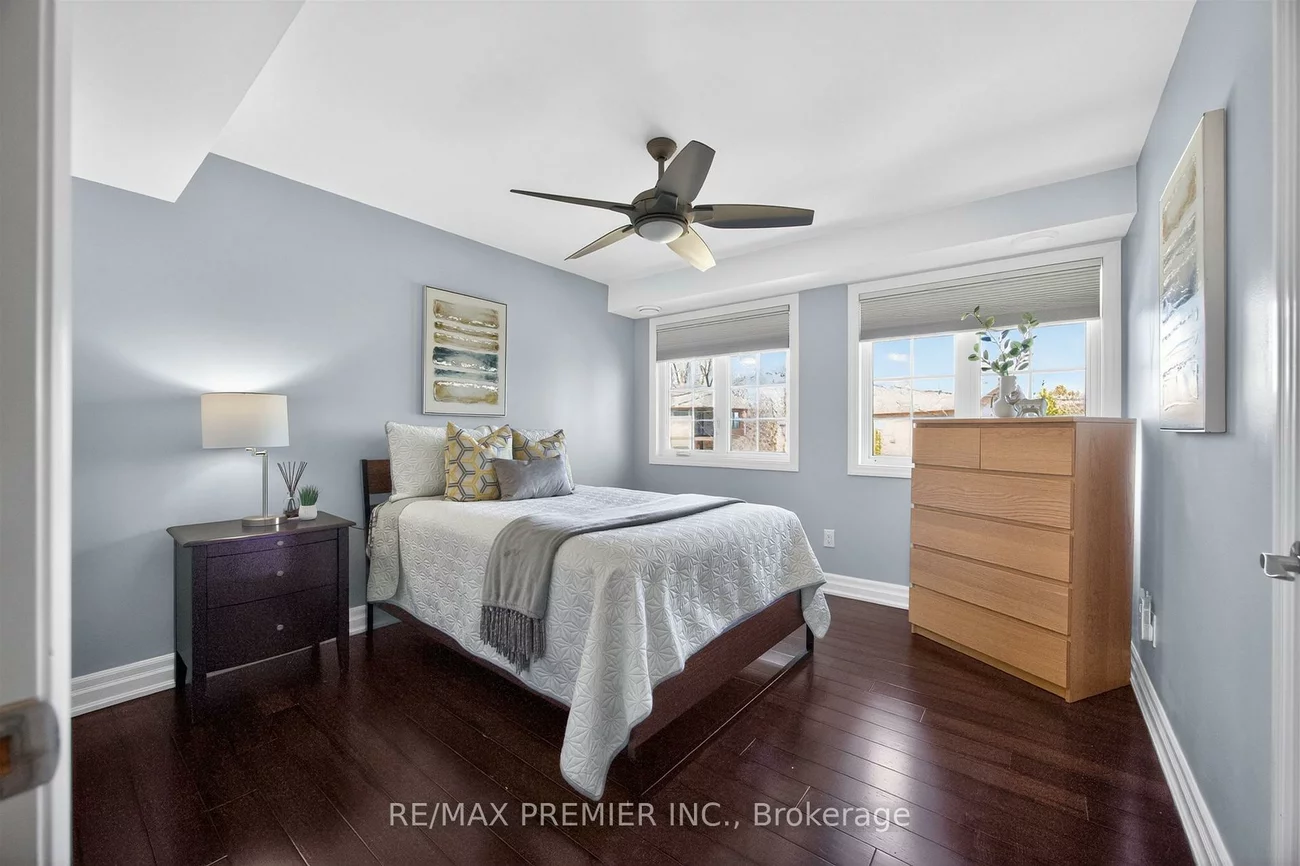 19, Park, Stonegate-Queensway, Toronto