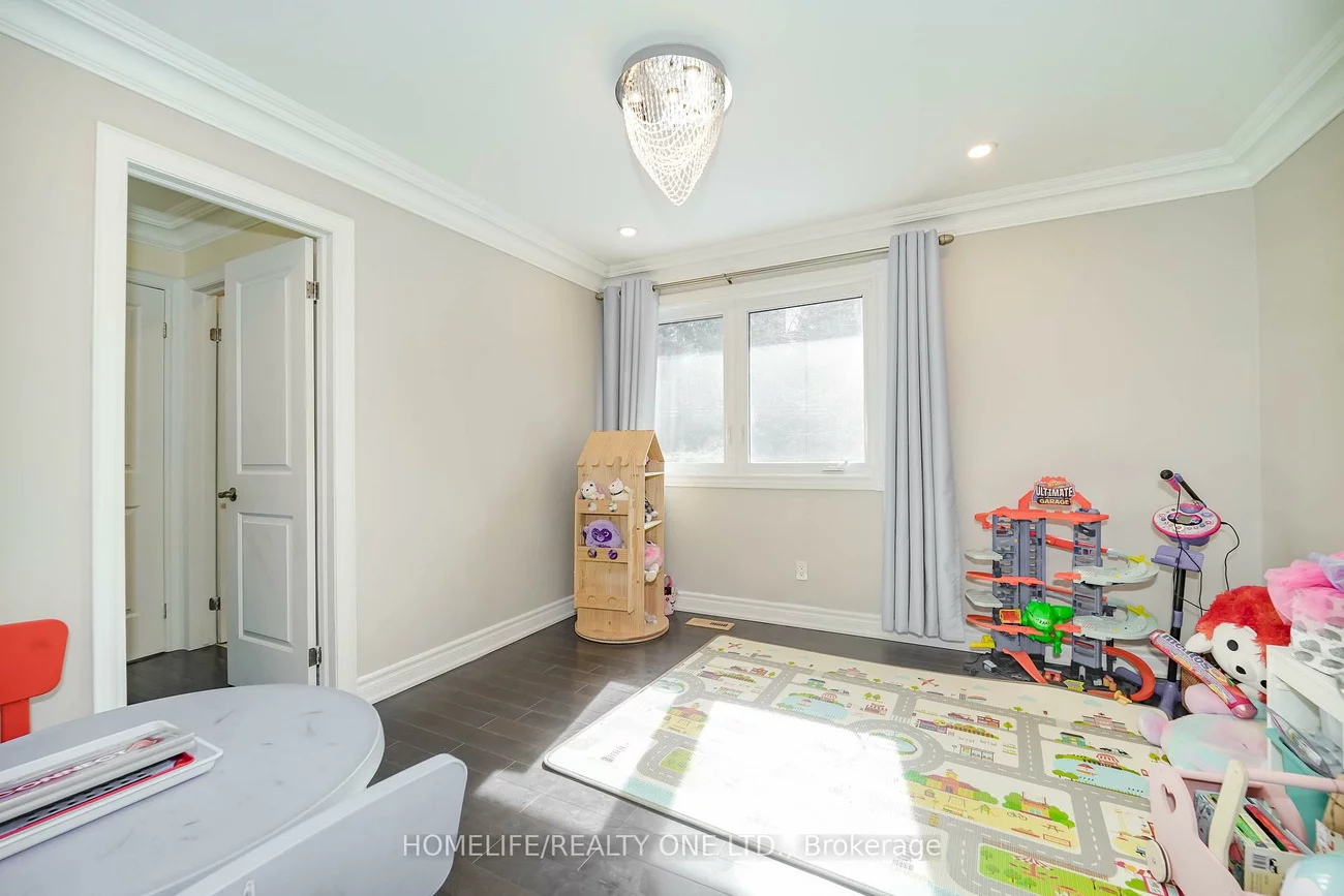 31, Bearwood, Edenbridge-Humber Valley, Toronto