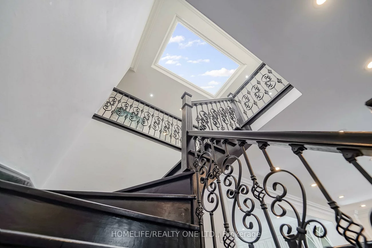 31, Bearwood, Edenbridge-Humber Valley, Toronto