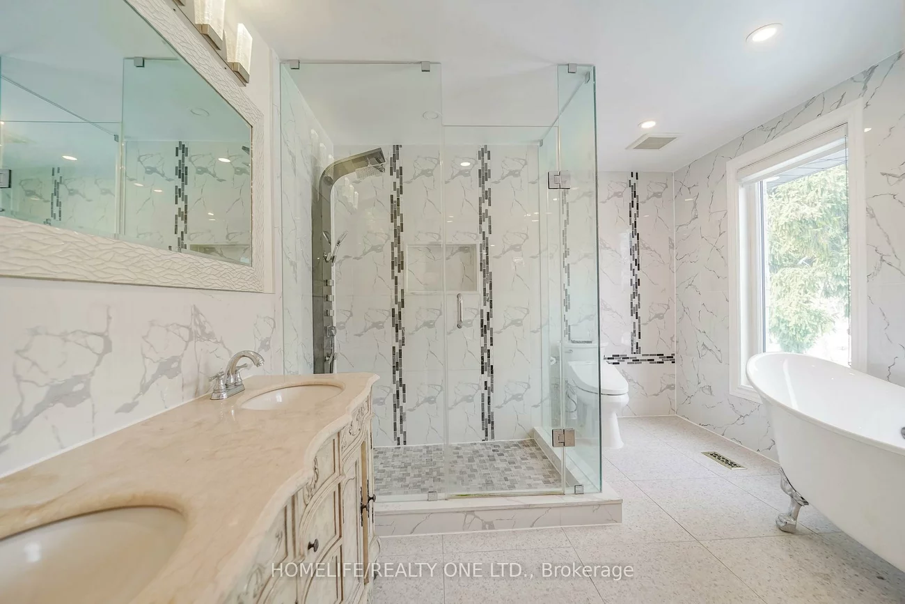 31, Bearwood, Edenbridge-Humber Valley, Toronto