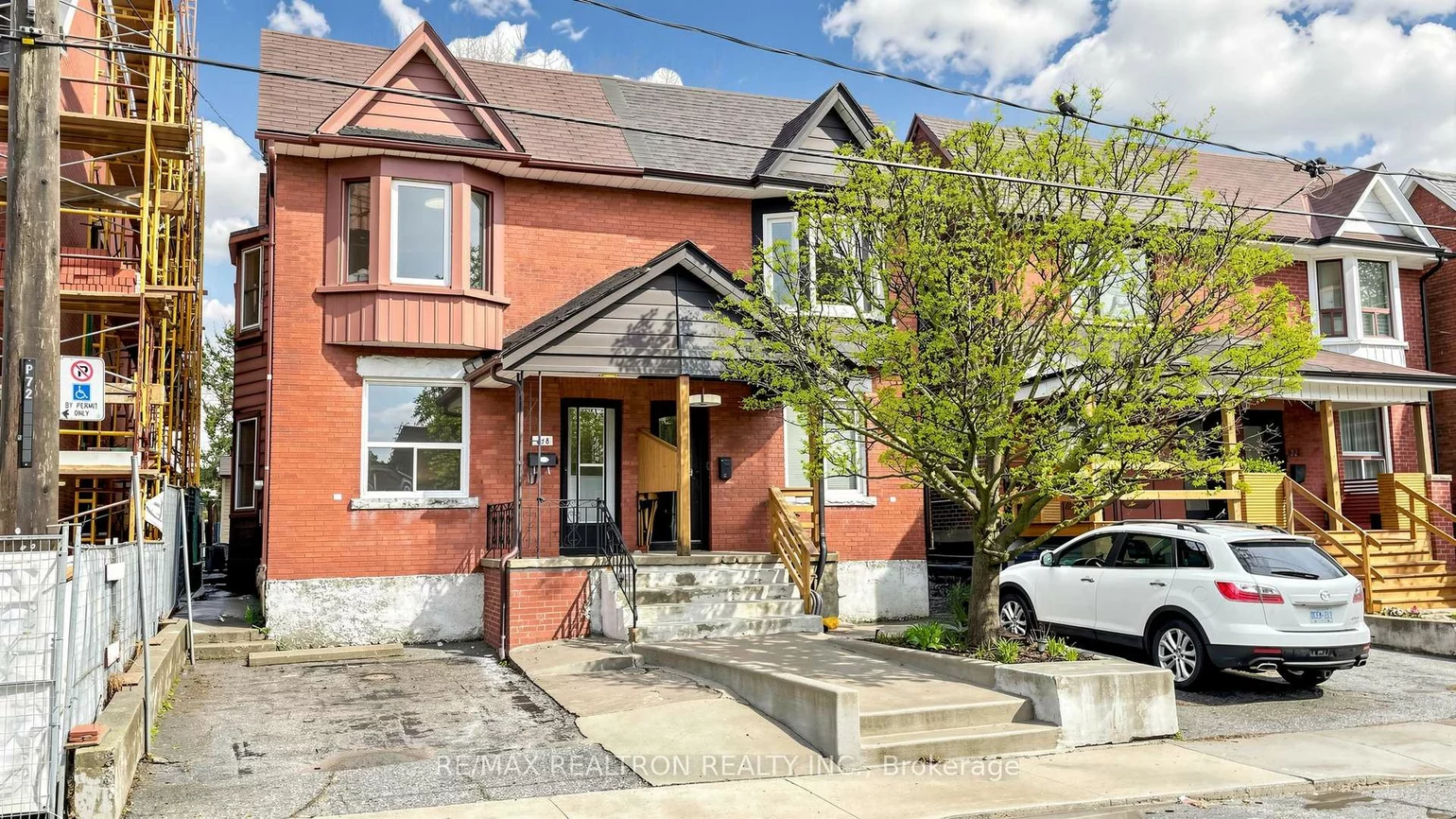 318, Westmoreland, Dovercourt-Wallace Emerson-Junction, Toronto