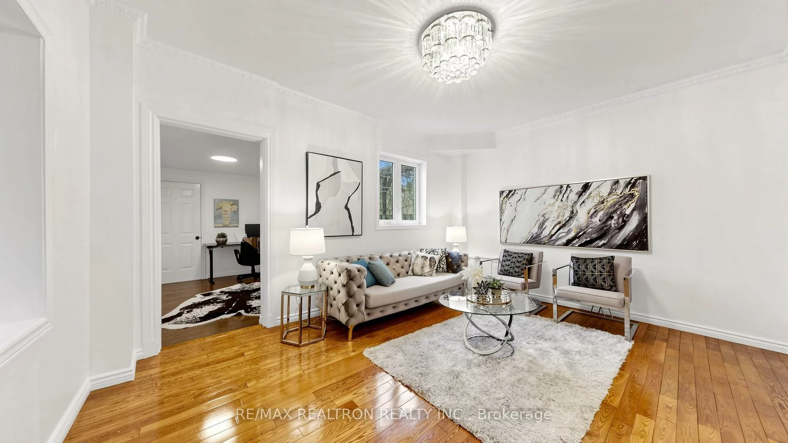 318, Westmoreland, Dovercourt-Wallace Emerson-Junction, Toronto