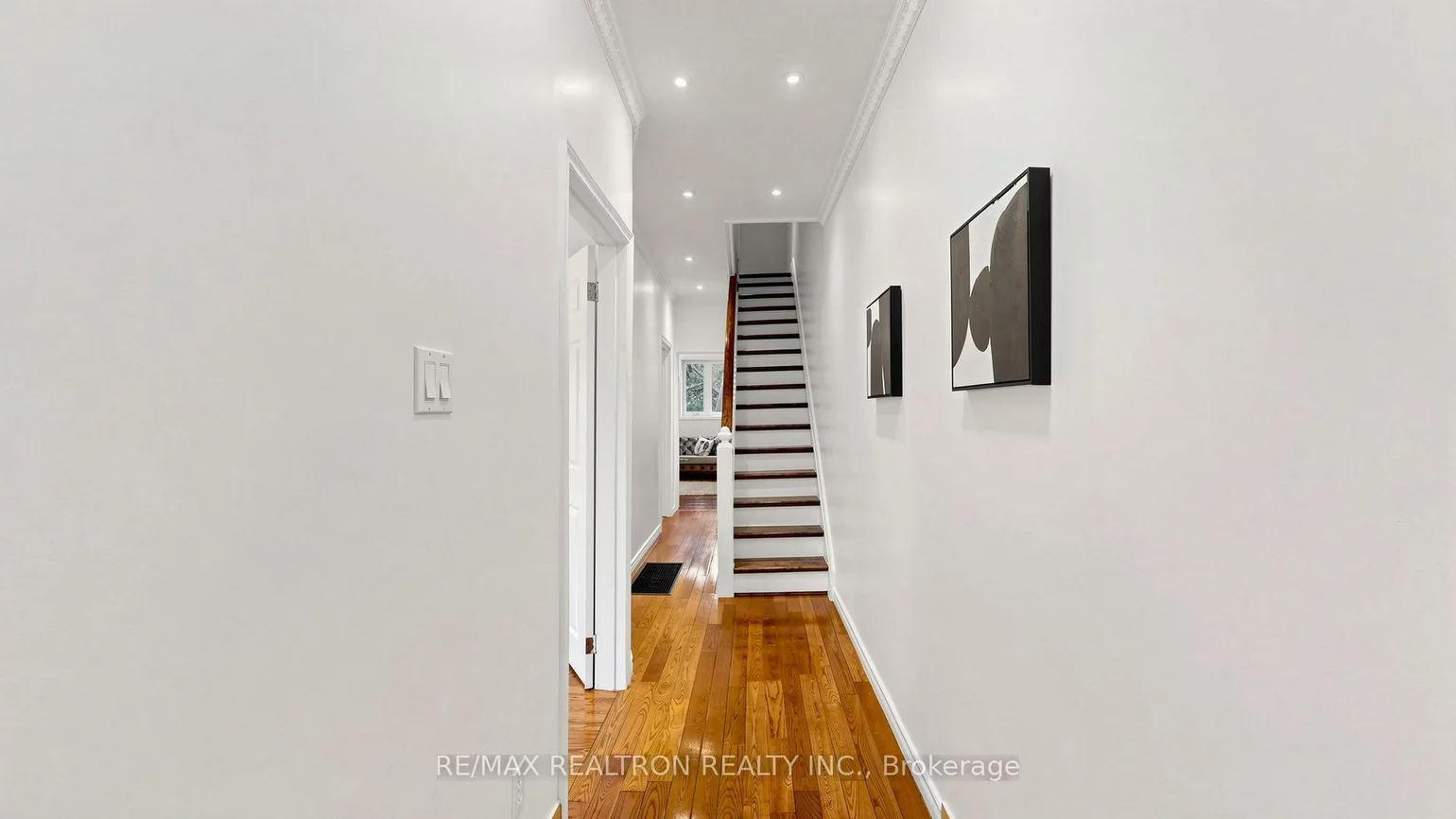 318, Westmoreland, Dovercourt-Wallace Emerson-Junction, Toronto
