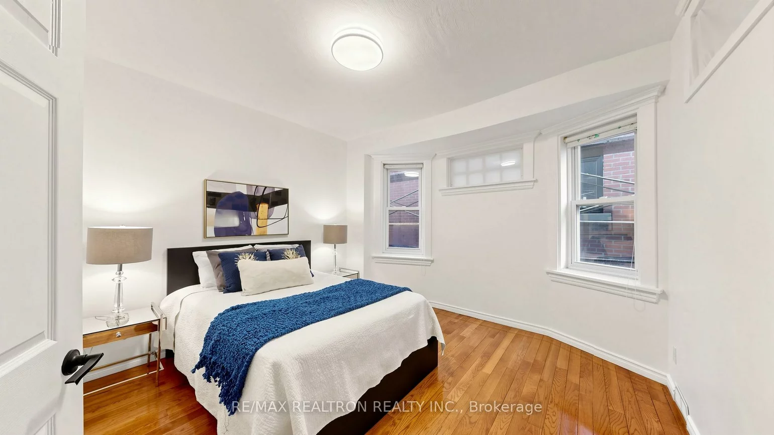 318, Westmoreland, Dovercourt-Wallace Emerson-Junction, Toronto