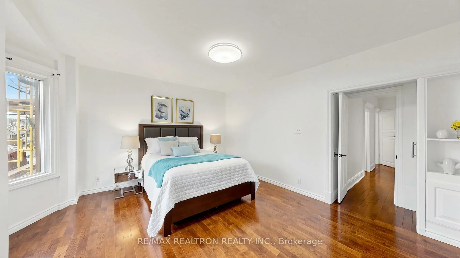 318, Westmoreland, Dovercourt-Wallace Emerson-Junction, Toronto