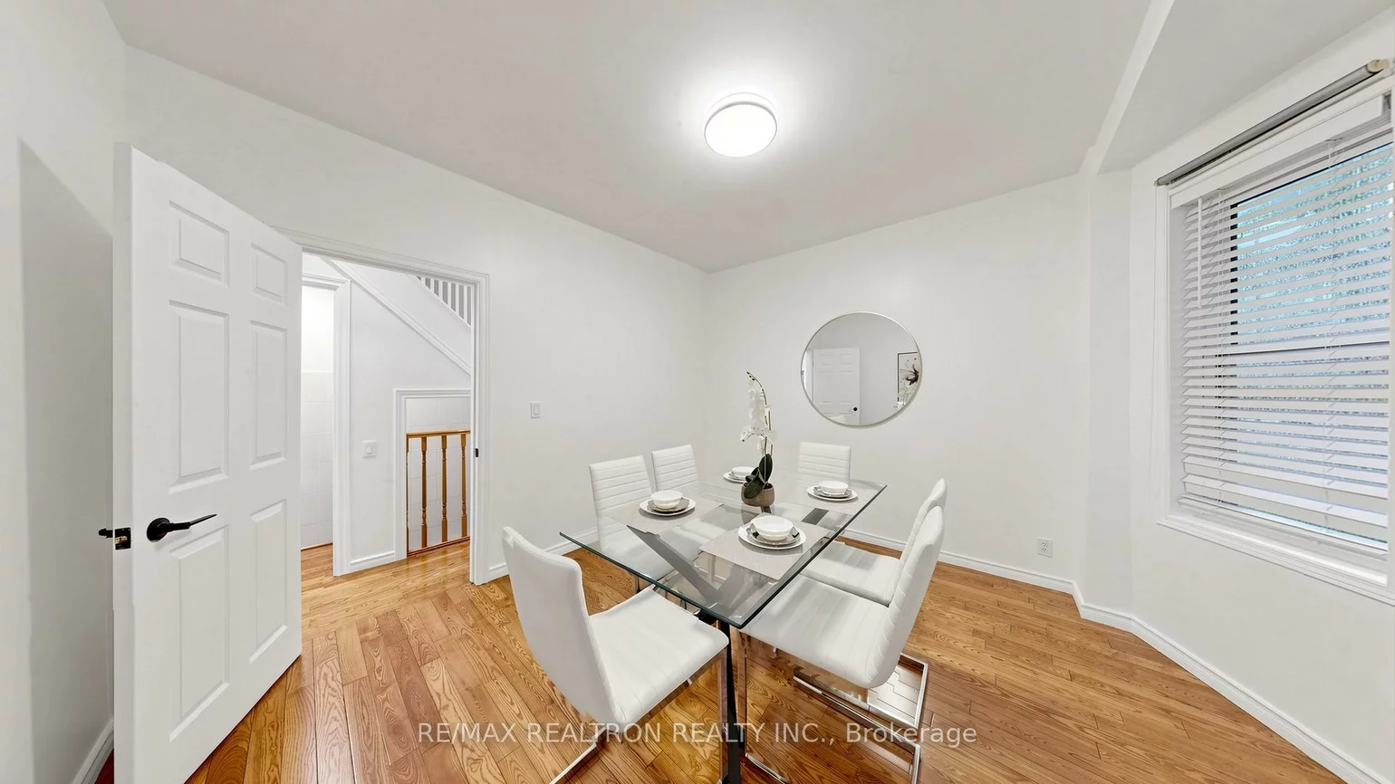 318, Westmoreland, Dovercourt-Wallace Emerson-Junction, Toronto