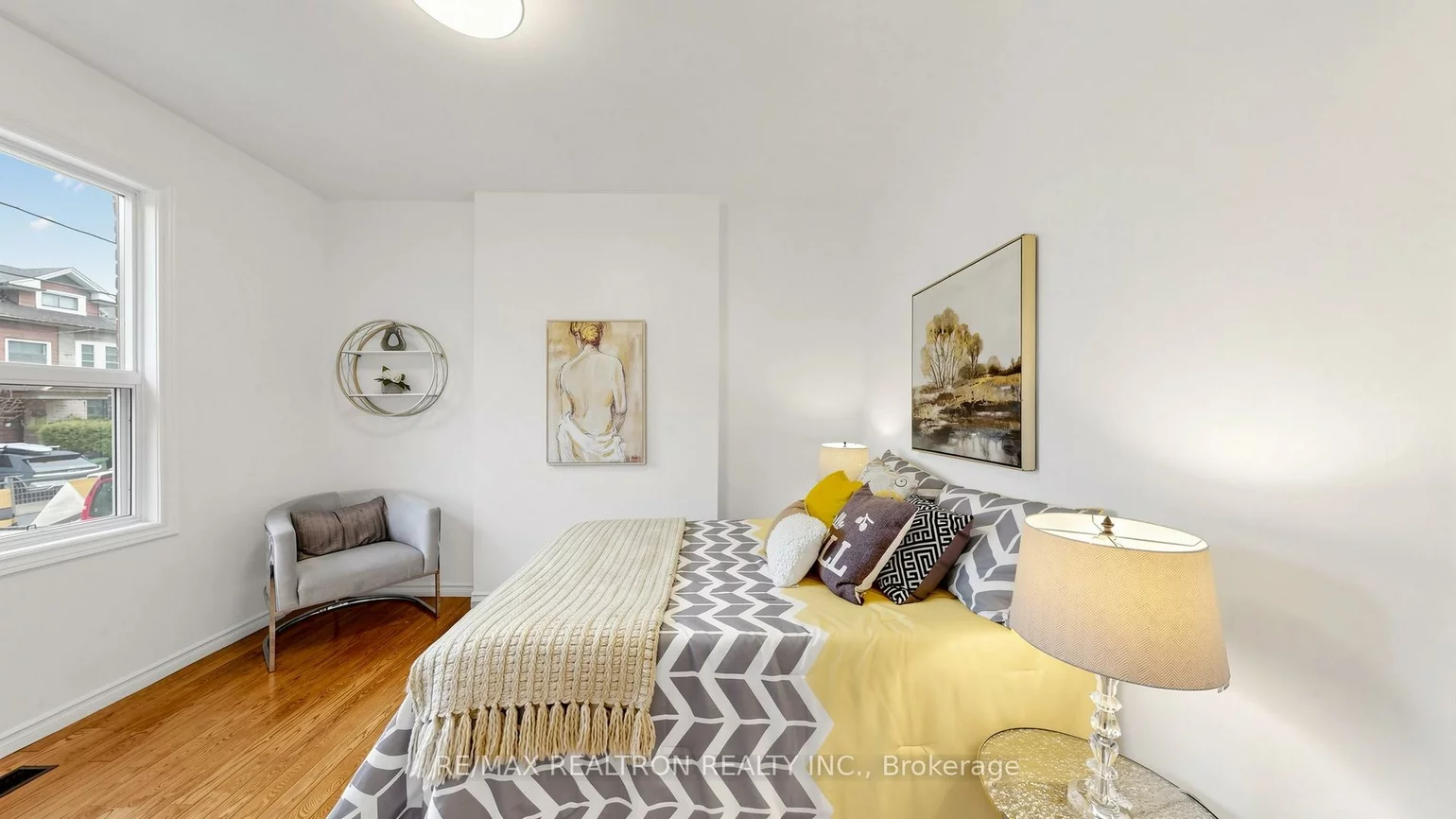 318, Westmoreland, Dovercourt-Wallace Emerson-Junction, Toronto
