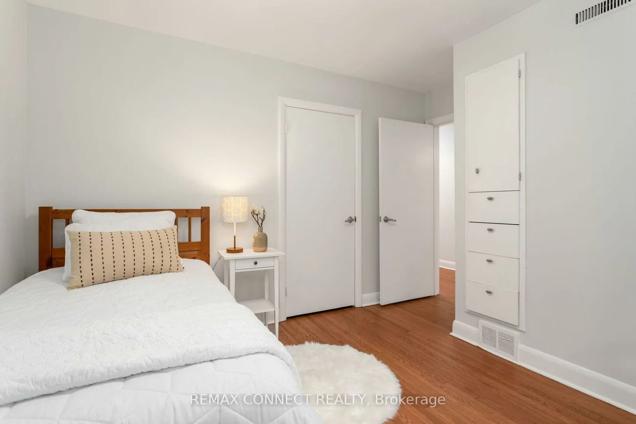 75, Glenellen, Stonegate-Queensway, Toronto