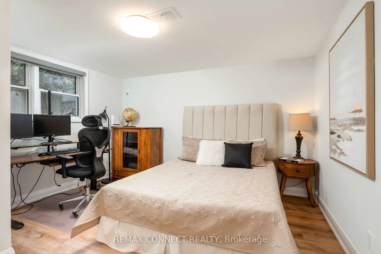 75, Glenellen, Stonegate-Queensway, Toronto
