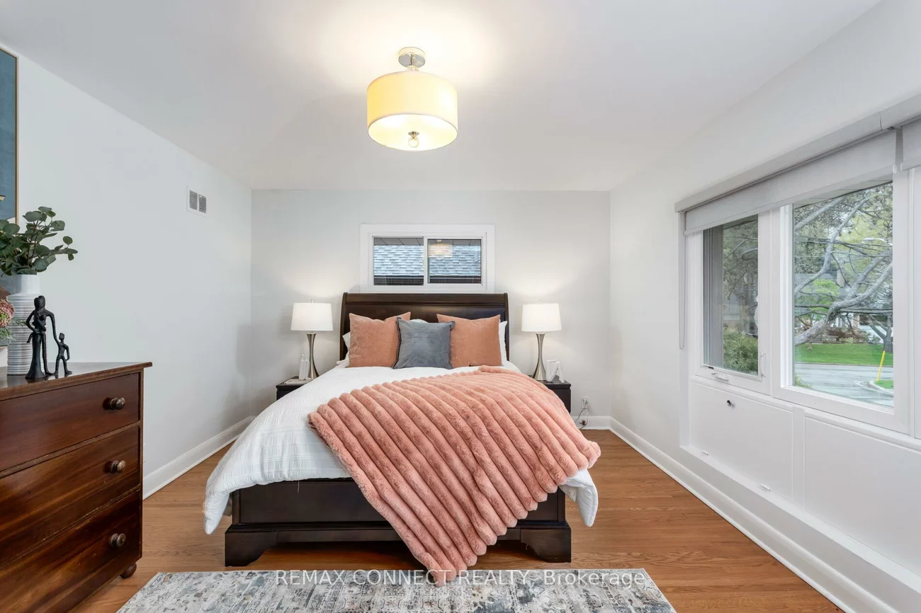 75, Glenellen, Stonegate-Queensway, Toronto