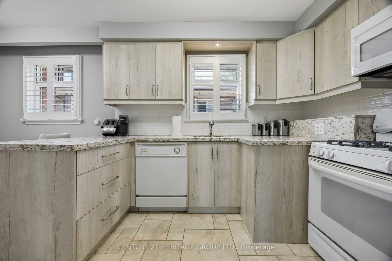 40, Amaron, Thistletown-Beaumonde Heights, Toronto