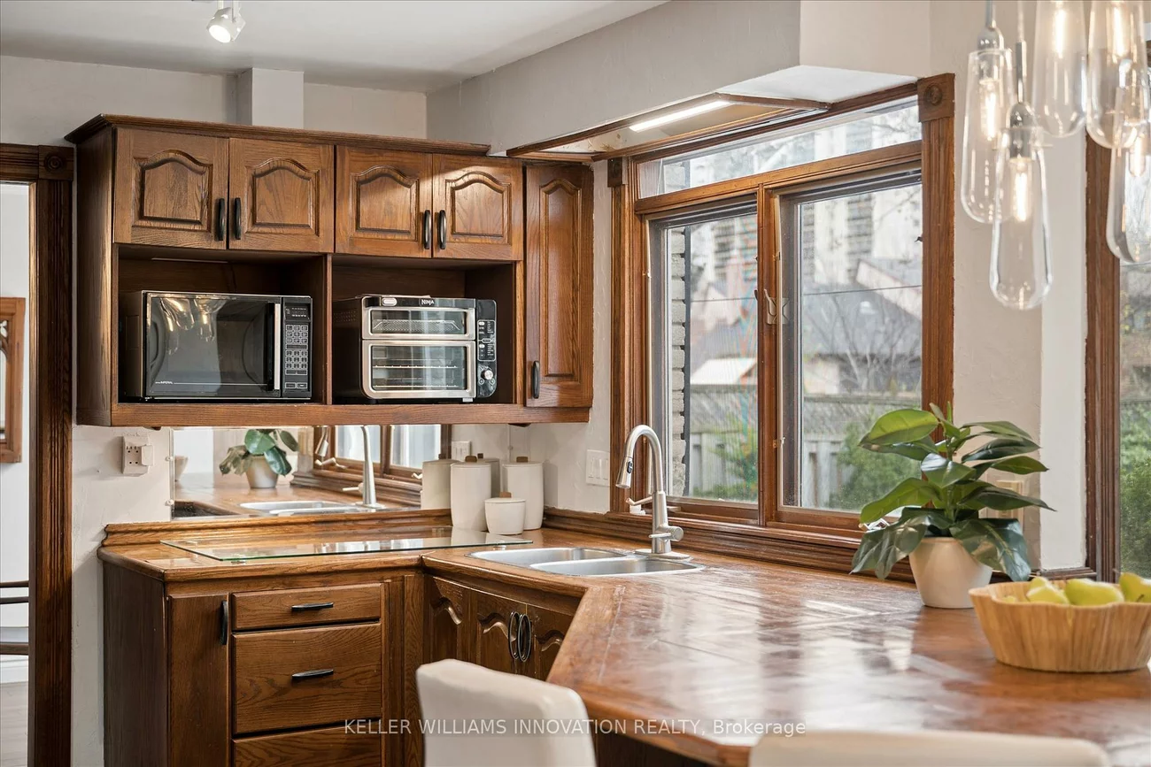 12, Burnhamill, Eringate-Centennial-West Deane, Toronto
