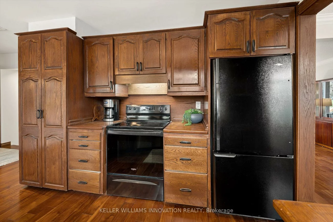 12, Burnhamill, Eringate-Centennial-West Deane, Toronto
