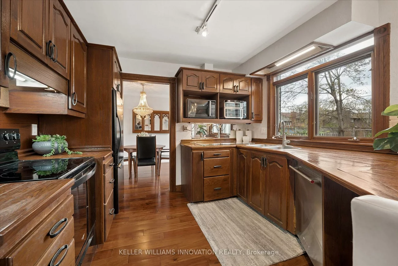 12, Burnhamill, Eringate-Centennial-West Deane, Toronto