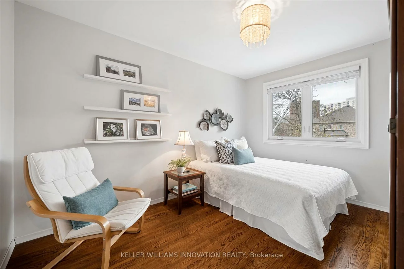 12, Burnhamill, Eringate-Centennial-West Deane, Toronto