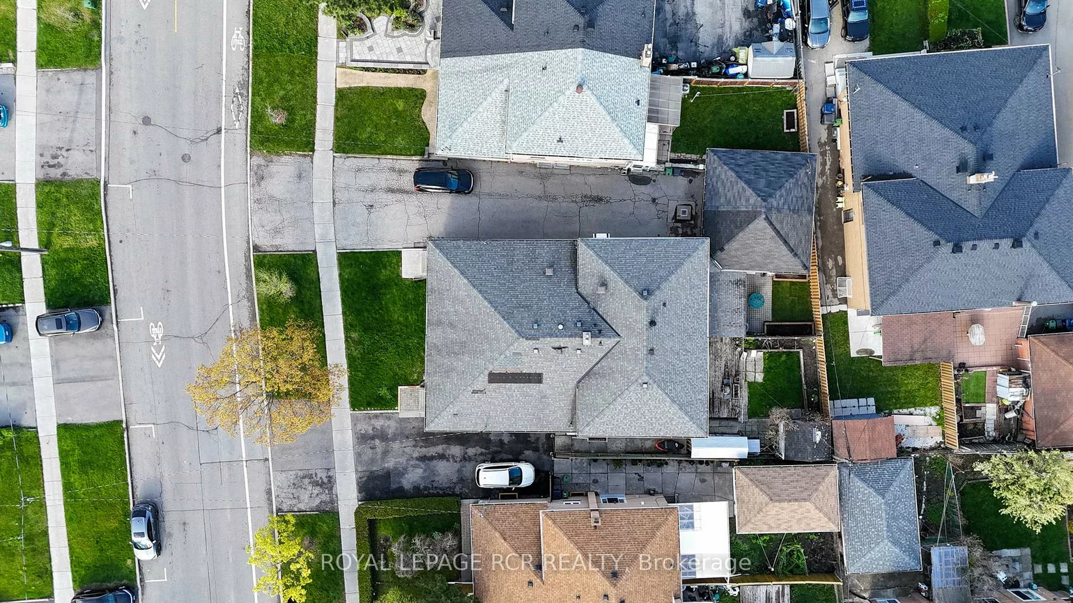 39, Dovehouse, York University Heights, Toronto