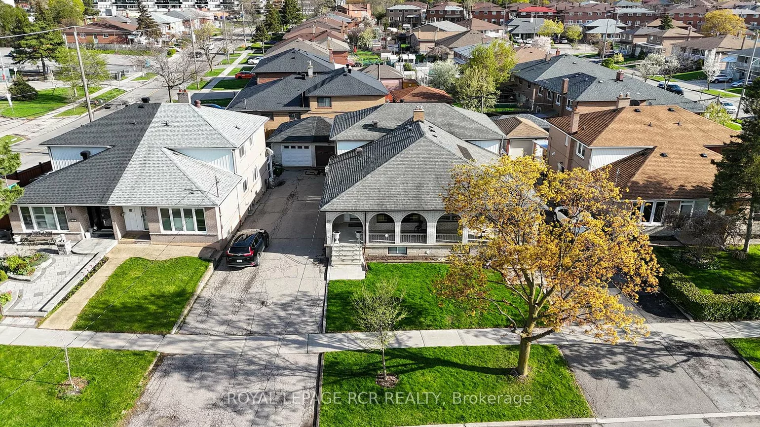 39, Dovehouse, York University Heights, Toronto