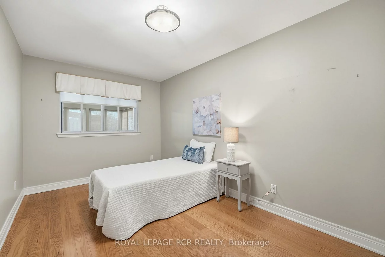 39, Dovehouse, York University Heights, Toronto
