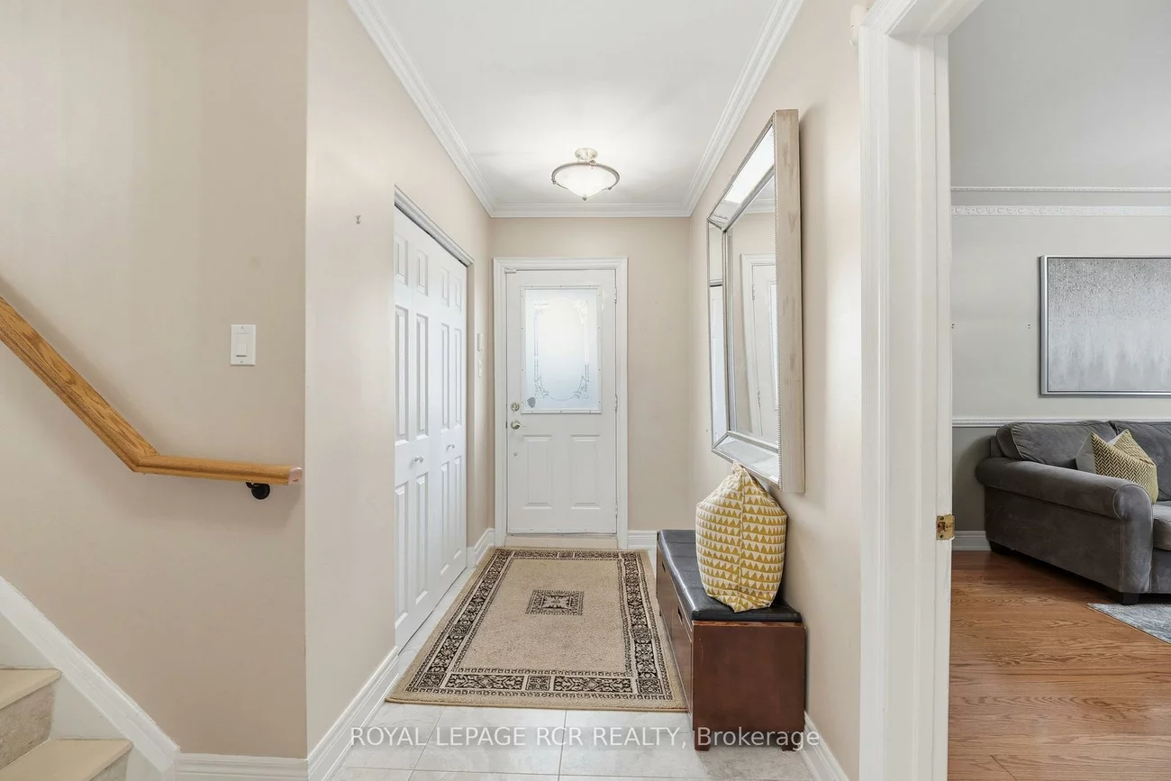 39, Dovehouse, York University Heights, Toronto