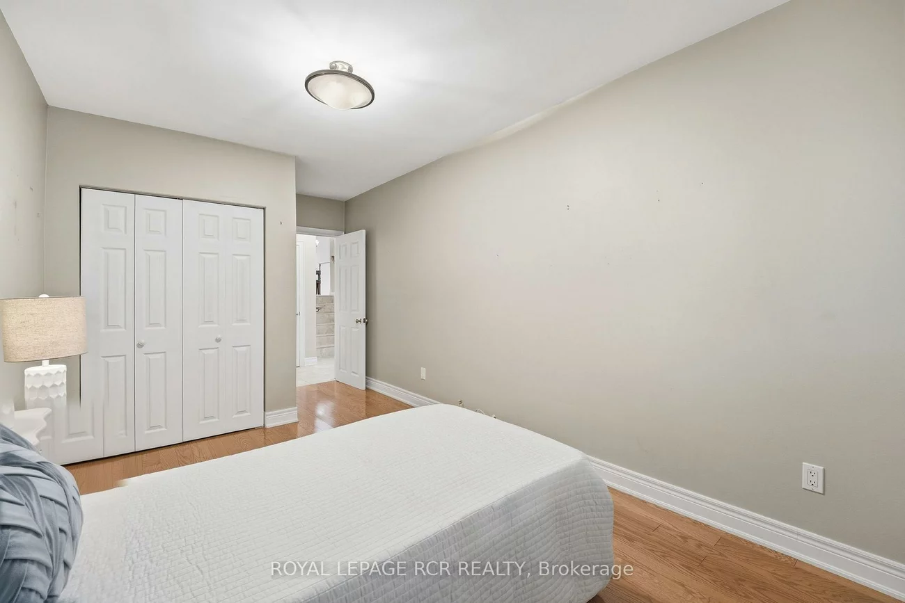 39, Dovehouse, York University Heights, Toronto