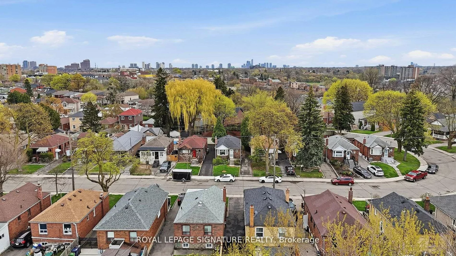 53, Juliet, Keelesdale-Eglinton West, Toronto