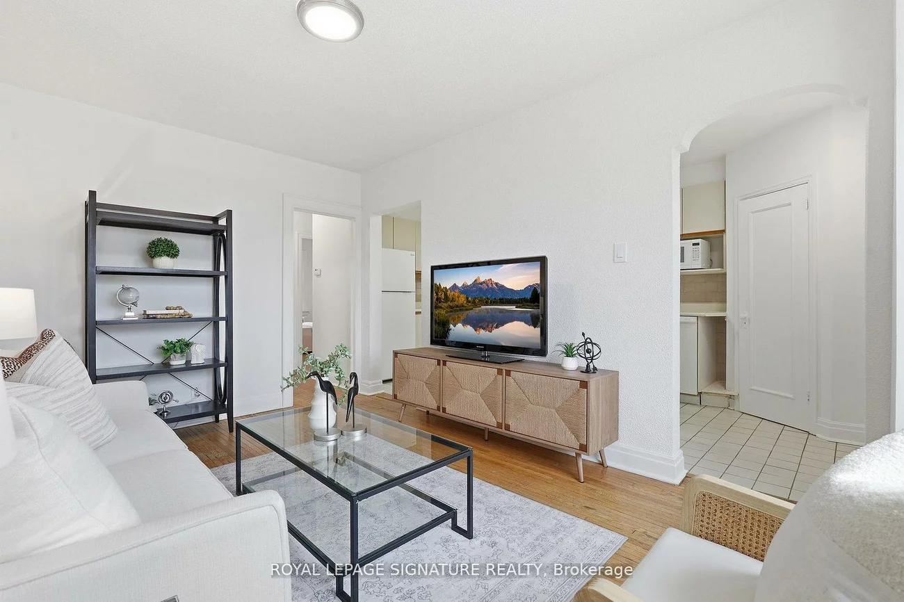 53, Juliet, Keelesdale-Eglinton West, Toronto
