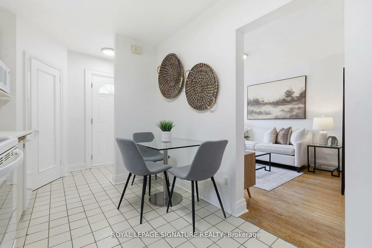 53, Juliet, Keelesdale-Eglinton West, Toronto