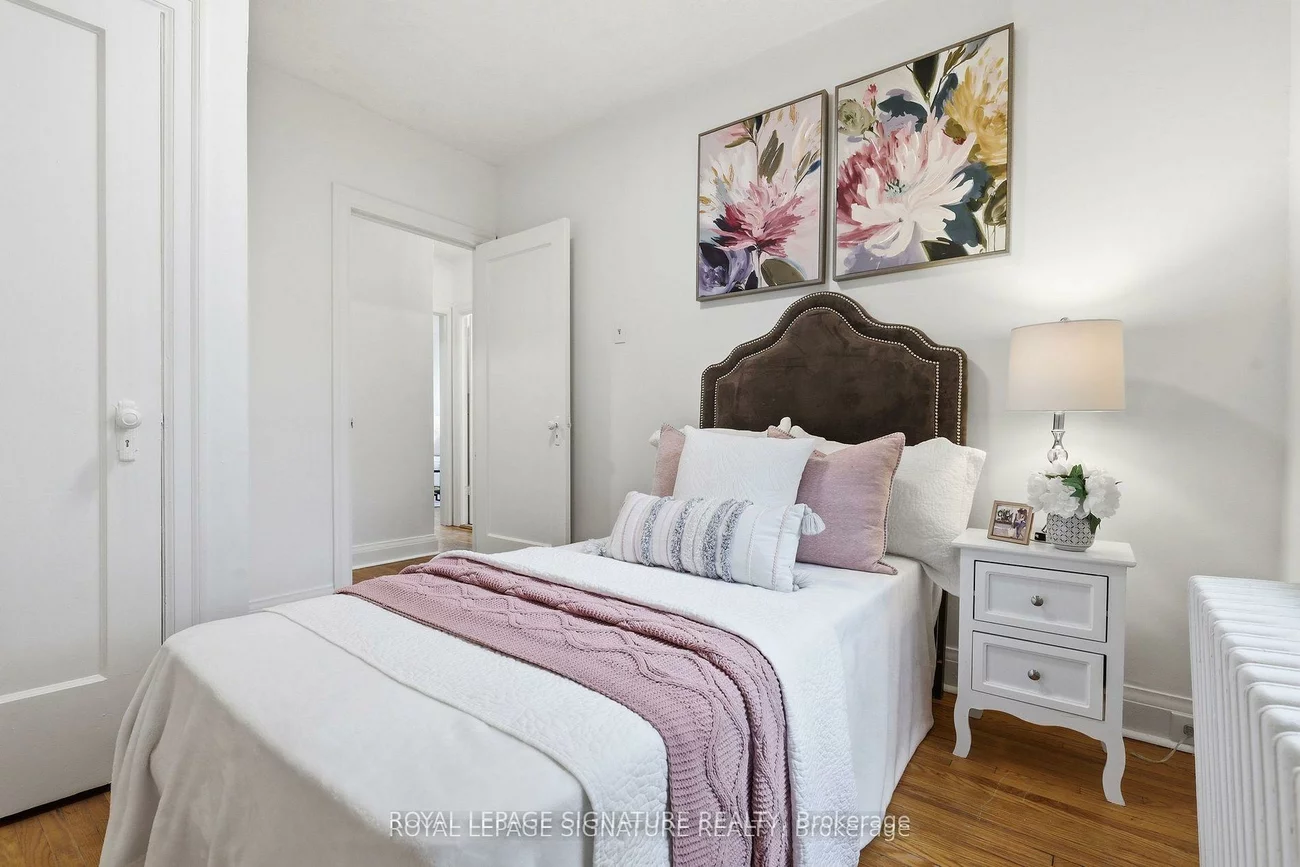 53, Juliet, Keelesdale-Eglinton West, Toronto