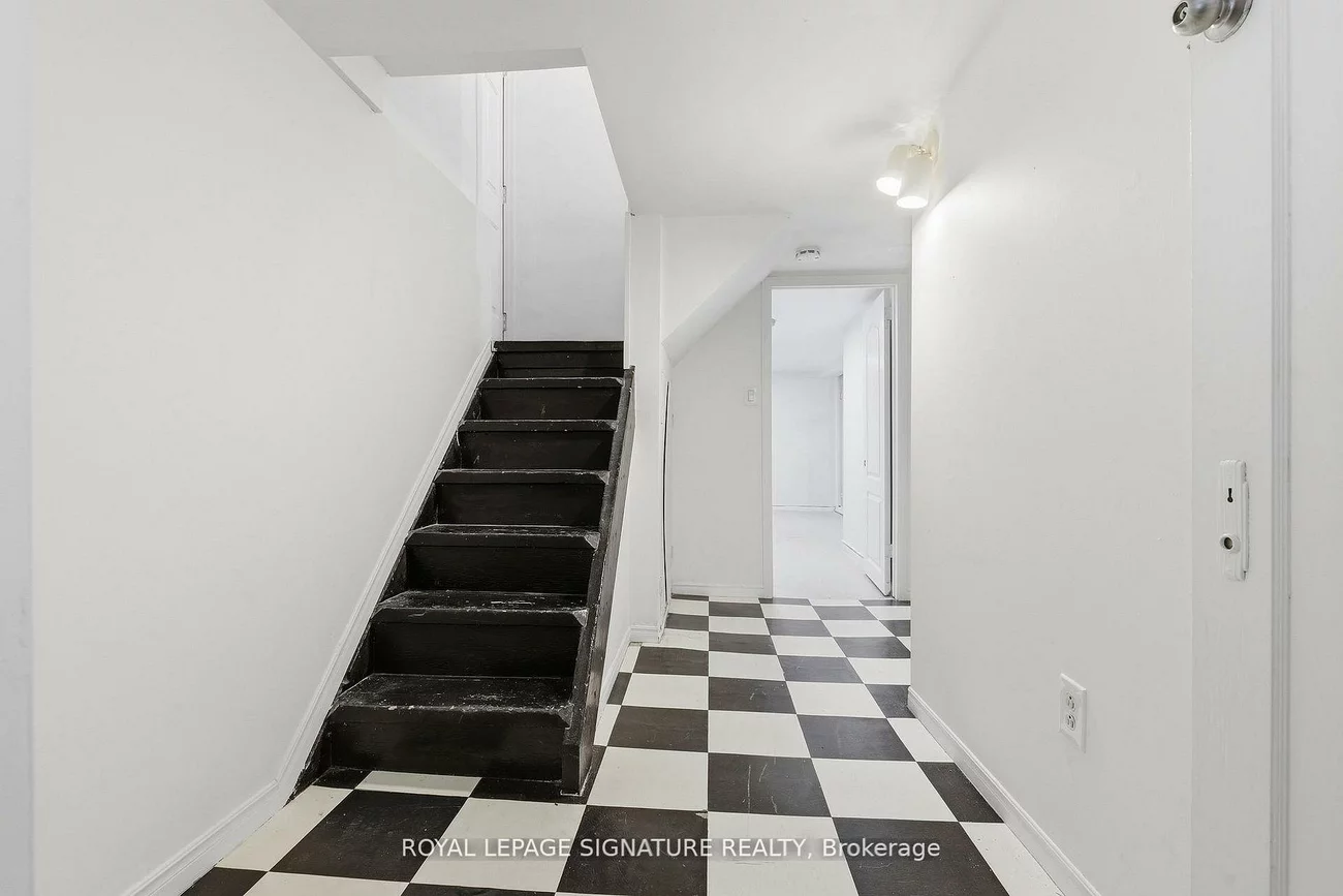 53, Juliet, Keelesdale-Eglinton West, Toronto