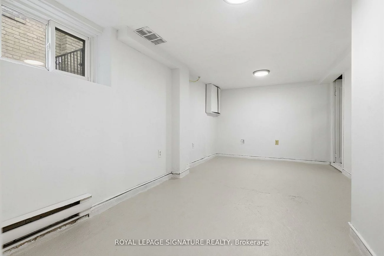53, Juliet, Keelesdale-Eglinton West, Toronto