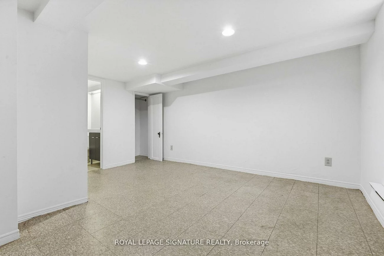 53, Juliet, Keelesdale-Eglinton West, Toronto